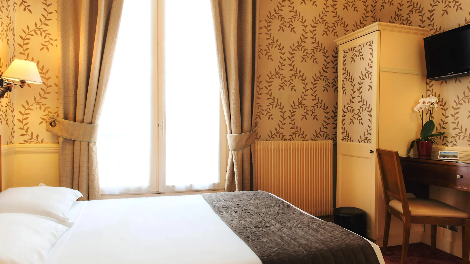 Hotel Du Theatre By Patrick Hayat Paris