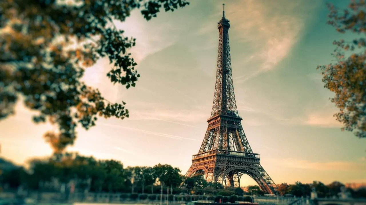 Hotel Du Theatre By Patrick Hayat Paris